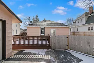 131 E Carroll St, Portage, WI 53901 - Photo 34