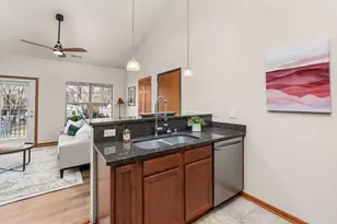 1517 Martin St, Madison, WI 53713 - Photo 8