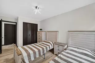 2911 Marina Dr, Middleton, WI 53562 - Photo 32