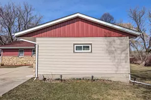 1205 Sand St, Watertown, WI 53098 - Photo 10