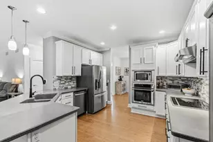 3281 Burke Rd, Sun Prairie, WI 53590 - Photo 10