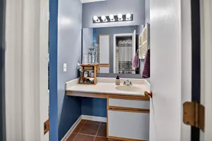 7102 Flagship Dr, Madison, WI 53719 - Photo 24