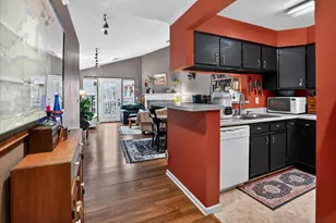 7102 Flagship Dr, Madison, WI 53719 - Photo 16