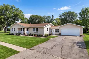 302 N Preston Ave, Reedsburg, WI 53959 - Photo 2