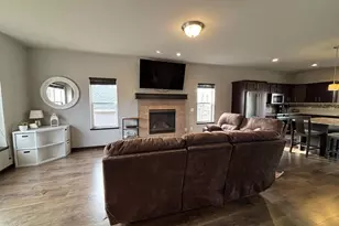 613 Trotter Dr, Mount Horeb, WI 53572 - Photo 2