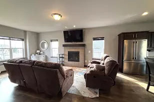 613 Trotter Dr, Mount Horeb, WI 53572 - Photo 6