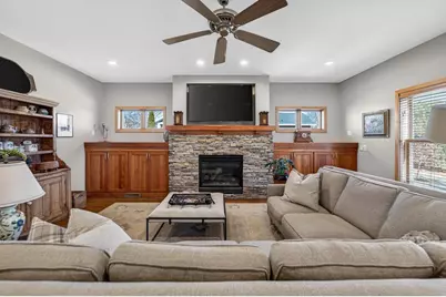 6833 Phil Lewis Way, Middleton, WI 53562 - Photo 8