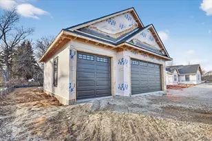 4247 Huntinghorne Dr, Janesville, WI 53546 - Photo 4