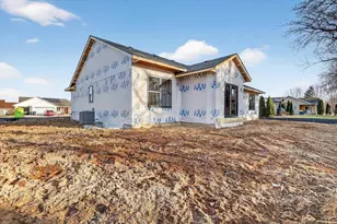 4247 Huntinghorne Dr, Janesville, WI 53546 - Photo 8