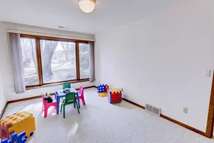 9 Oak Grove Dr, Madison, WI 53717 - Photo 8