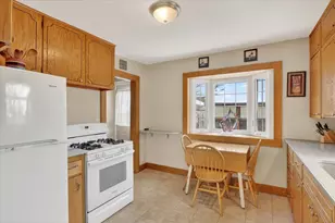 464 N Pine St, Janesville, WI 53548 - Photo 16