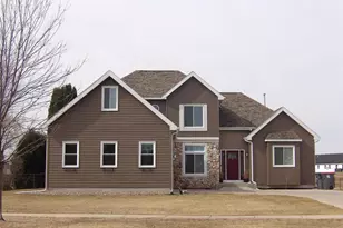 547 S 6th St, Janesville, WI 53536 - Photo 2