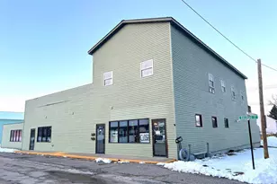 302 Railroad St, Elroy, WI 53929 - Photo 2