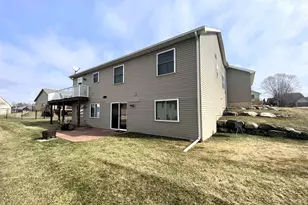 212 Ridgeview Ln, Columbus, WI 53925 - Photo 6