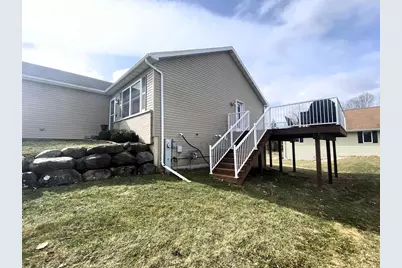 212 Ridgeview Lane, Columbus, WI 53925 - Photo 4