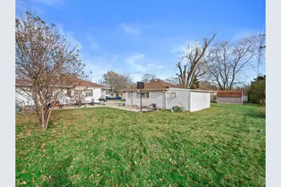 8827 W Lawn Avenue, Milwaukee, WI 53225 - Photo 12