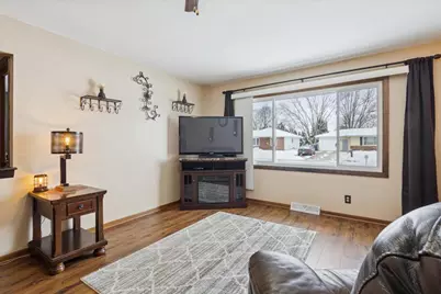 2117 S Arch Street, Janesville, WI 53546 - Photo 8