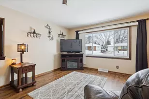 2117 S Arch St, Janesville, WI 53546 - Photo 8