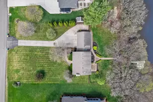 6237 S Edgewater Dr, Beloit, WI 53511 - Photo 6
