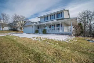 627 Cambridge Dr, Ripon, WI 54971 - Photo 2