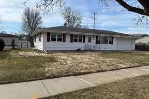 1918 Randolph Rd, Janesville, WI 53545 - Photo 44