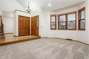 4013 Bordeaux Dr, Janesville, WI 53546 - Photo 4