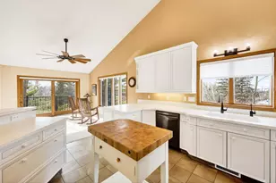 66 White Oaks Ln, Madison, WI 53711 - Photo 8