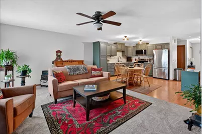 2341 Effingham Way, Sun Prairie, WI 53590 - Photo 4