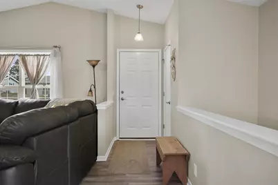 1418 S Walnut Street, Janesville, WI 53546 - Photo 6