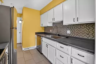 14 Whitcomb Cir, Madison, WI 53711 - Photo 10