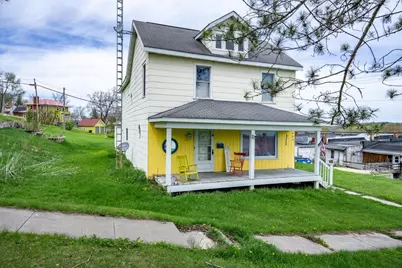 203 Franklin Street, Elroy, WI 53929 - Photo 2