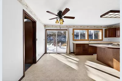 2201 W Crystal Springs Road, Janesville, WI 53545 - Photo 6