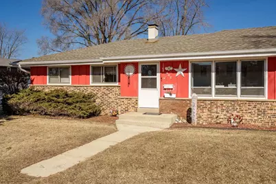 602 W Hilltop Trail, Fort Atkinson, WI 53538 - Photo 2