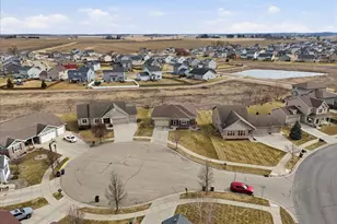 711 Cypress Ct, Sun Prairie, WI 53590 - Photo 2