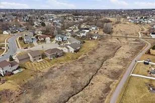 711 Cypress Ct, Sun Prairie, WI 53590 - Photo 4