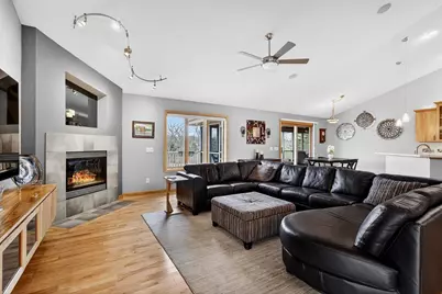 4604 Plantation Court, Middleton, WI 53562 - Photo 10