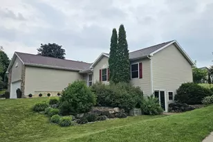 613 Lucky Trail, Mount Horeb, WI 53572 - Photo 4