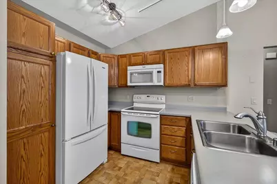 623 Wood Violet Lane #105, Sun Prairie, WI 53590 - Photo 6