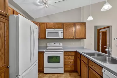 623 Wood Violet Lane #105, Sun Prairie, WI 53590 - Photo 8