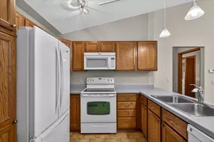 623 Wood Violet Ln, Sun Prairie, WI 53590 - Photo 8