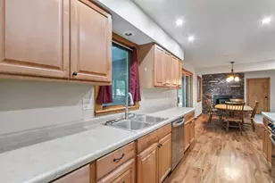 571 S Hillcrest Dr, Verona, WI 53593 - Photo 10