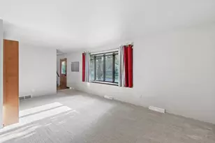 571 S Hillcrest Dr, Verona, WI 53593 - Photo 6