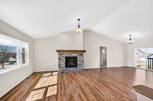 408 Saratoga Dr, Johnson Creek, WI 53038 - Photo 8