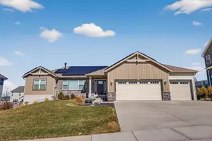 408 Saratoga Dr, Johnson Creek, WI 53038 - Photo 2