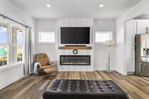 1129 Kamperschroer Wy, Sun Prairie, WI 53590 - Photo 6