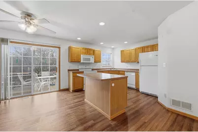 1017 E Pinecrest Lane, Elkhorn, WI 53121 - Photo 6