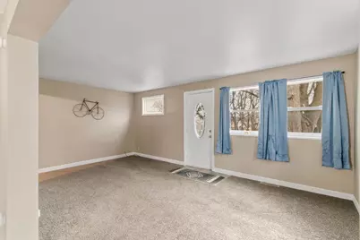 617 E Edgewater Street, Portage, WI 53901 - Photo 8