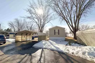 412 Gordon Ln, Onalaska, WI 54650 - Photo 1