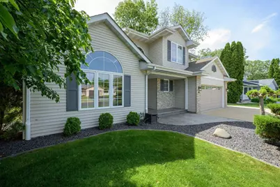 601 Lexington Boulevard, Fort Atkinson, WI 53538 - Photo 2