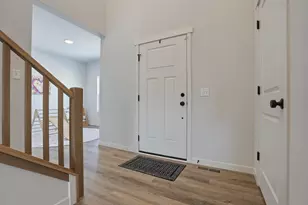 1543 N Thompson Rd, Sun Prairie, WI 53590 - Photo 6